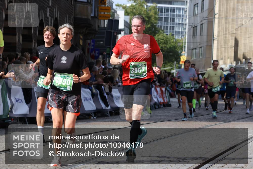13.09.2026 - 21. swb-Marathon Bremen Strokosch-Dieckow http://msf.ph/oto/10346478 13.09.2026 13:32:31 Ziel 287, 1369, 2310, 2934, 3650, 3922, 4057, 4566, 4655, 4797, 5628, 6116, 6258, 6475, 6857, 6875, 7150, 7182, 7526, 7553, 7572, 7818, 8632, 9198, 9283, 9394, 9640, 13029, 13182, 1437, 2611, 3354, 3878, 3895, 4323, 4862, 5398, 5581, 5657, 6583, 6718, 6760, 7016, 7466, 7758, 7990, 8344, 8367, 8957, 9175 meine-sportfotos.de