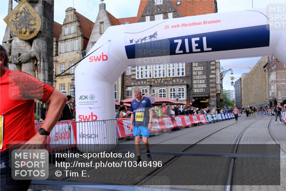 13.09.2026 - 21. swb-Marathon Bremen Tim E. http://msf.ph/oto/10346496 13.09.2026 11:16:54 Ziel 11274, 12102, 12158 meine-sportfotos.de