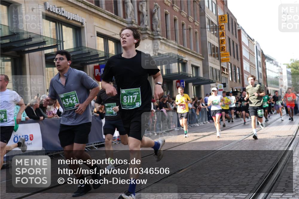13.09.2026 - 21. swb-Marathon Bremen Strokosch-Dieckow http://msf.ph/oto/10346506 13.09.2026 13:30:18 Ziel 625, 800, 834, 1067, 1533, 1771, 1841, 1926, 1941, 2369, 2452, 2723, 2985, 3163, 3164, 3425, 4058, 4206, 4332, 4342, 4415, 4425, 4748, 4757, 4920, 5506, 5551, 5802, 5822, 6134, 6343, 6347, 6523, 6988, 7012, 7253, 7567, 7645, 7821, 8090, 8116, 8117, 8169, 8314, 8762, 8878, 8966, 9011, 9108, 9692, 9695, 9699, 9825, 13090, 881, 1205, 1308, 1611, 1653, 1780, 1848, 1909, 1938, 2126, 2265, 2364, 2900, 3190, 4763, 5039, 5198, 5348, 5615, 5631, 6225, 6720, 8090, 8494 meine-sportfotos.de