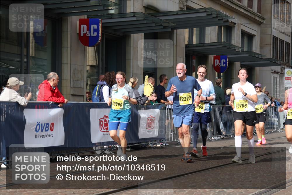 13.09.2026 - 21. swb-Marathon Bremen Strokosch-Dieckow http://msf.ph/oto/10346519 13.09.2026 11:10:13 Ziel 10002, 10169, 10247, 10361, 10362, 10422, 10706, 10719, 10768, 10791, 10890, 11080, 11283, 11298, 11300, 11309, 11382, 11583, 11725, 11736, 11846, 11957, 11982, 12183, 12227, 12454, 12550, 10299, 10435, 10751, 10963, 11119, 11383, 11441, 11725, 11732, 11933, 12117, 12207, 12293 meine-sportfotos.de
