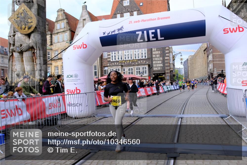 13.09.2026 - 21. swb-Marathon Bremen Tim E. http://msf.ph/oto/10346560 13.09.2026 11:17:08 Ziel 10679, 11456, 11867, 12089 meine-sportfotos.de