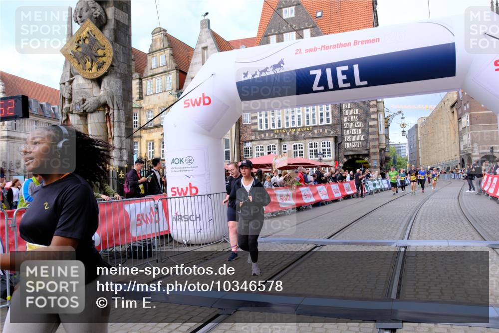 13.09.2026 - 21. swb-Marathon Bremen Tim E. http://msf.ph/oto/10346578 13.09.2026 11:17:09 Ziel 10295, 10679, 10999, 11456, 11653, 11867, 12089 meine-sportfotos.de
