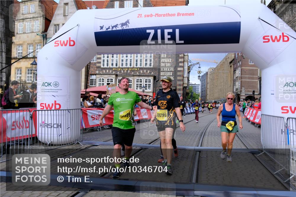 13.09.2026 - 21. swb-Marathon Bremen Tim E. http://msf.ph/oto/10346704 13.09.2026 11:17:18 Ziel 10295, 10335, 10999, 11355, 11456, 11461, 11653, 11867, 12089, 12287 meine-sportfotos.de