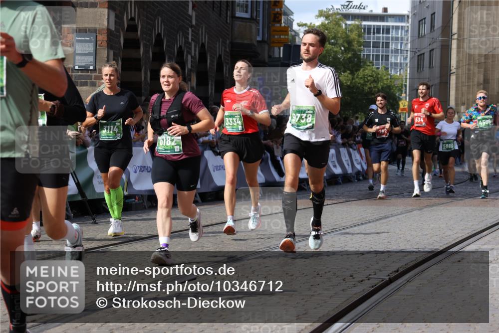 13.09.2026 - 21. swb-Marathon Bremen Strokosch-Dieckow http://msf.ph/oto/10346712 13.09.2026 13:28:11 Ziel 440, 488, 534, 762, 1343, 1456, 1932, 2686, 3135, 3480, 3576, 3970, 4106, 4133, 4265, 4496, 4593, 4744, 5462, 6067, 6468, 6522, 7042, 7138, 7358, 8188, 8351, 9067, 9145, 9494, 9727, 13069, 13198, 178, 210, 1380, 1460, 2047, 2977, 3114, 3294, 3334, 3597, 4506, 5250, 5889, 6182, 8429, 8570, 9064, 9549 meine-sportfotos.de