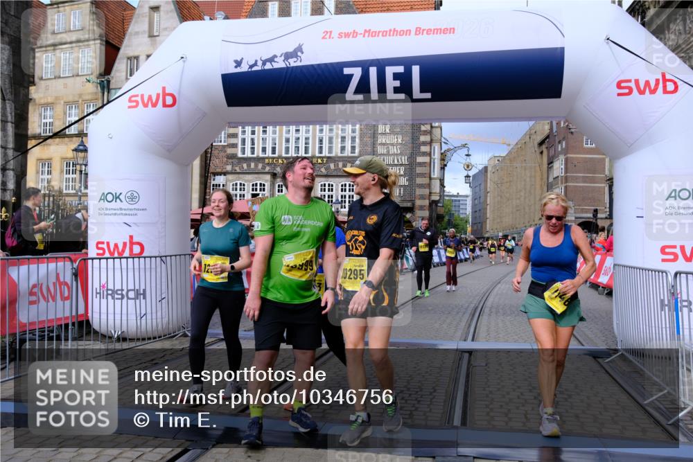 13.09.2026 - 21. swb-Marathon Bremen Tim E. http://msf.ph/oto/10346756 13.09.2026 11:17:19 Ziel 10295, 10335, 10999, 11355, 11461, 11653, 11867, 12089, 12287 meine-sportfotos.de