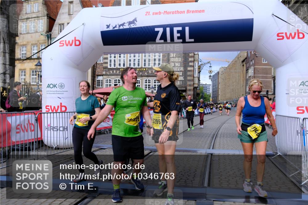 13.09.2026 - 21. swb-Marathon Bremen Tim E. http://msf.ph/oto/10346763 13.09.2026 11:17:19 Ziel 10295, 10335, 10999, 11355, 11461, 11653, 11867, 12089, 12287 meine-sportfotos.de