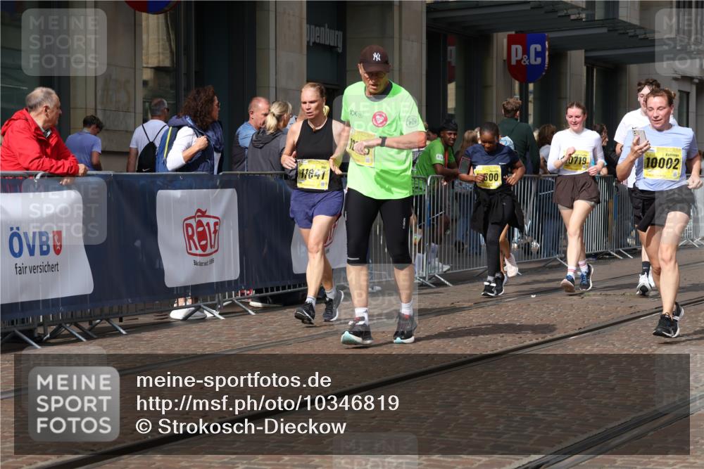 13.09.2026 - 21. swb-Marathon Bremen Strokosch-Dieckow http://msf.ph/oto/10346819 13.09.2026 11:10:20 Ziel 10002, 10247, 10422, 10461, 10462, 10719, 10768, 10791, 10911, 11047, 11283, 11298, 11300, 11309, 11327, 11465, 11513, 11583, 11736, 11846, 11982, 12183, 12227, 12454, 10169, 10299, 10361, 10362, 10706, 10751, 10890, 10963, 11080, 11382, 11725, 11732, 11933, 11957, 12117, 12207, 12293, 12550 meine-sportfotos.de