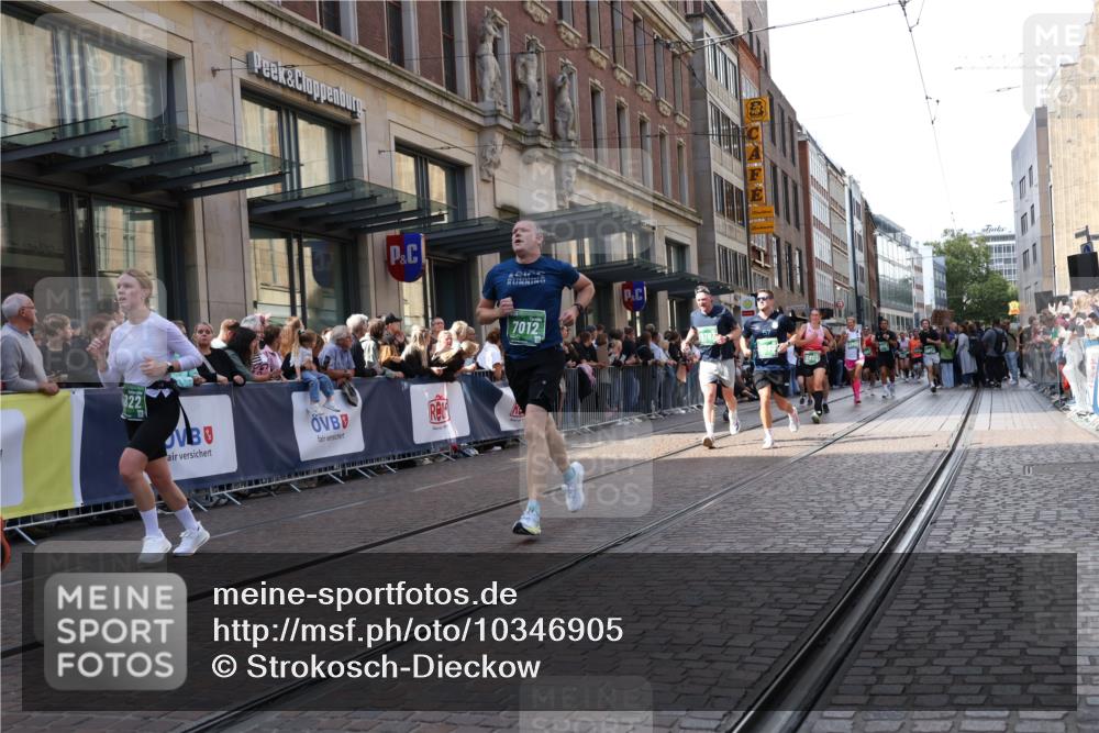 13.09.2026 - 21. swb-Marathon Bremen Strokosch-Dieckow http://msf.ph/oto/10346905 13.09.2026 13:30:29 Ziel 244, 625, 800, 834, 1189, 1533, 1771, 1841, 1926, 1941, 2369, 2452, 2723, 2985, 3360, 4206, 4251, 4332, 4342, 4425, 4757, 4920, 5551, 5600, 5681, 5802, 5822, 5900, 6134, 6307, 6343, 6347, 6523, 7012, 7253, 7567, 7645, 7760, 8543, 8616, 9290, 9507, 9653, 9692, 9699, 9767, 9825, 9962, 9976, 13090, 13152, 13215, 625, 881, 1067, 1909, 1938, 2265, 2364, 2900, 3163, 3164, 3425, 4058, 4415, 4425, 4748, 4763, 5506, 5615, 7821, 8090, 8169, 8314, 8494 meine-sportfotos.de