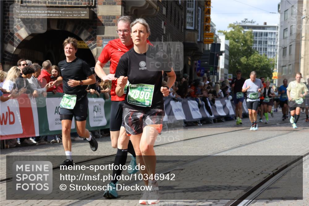 13.09.2026 - 21. swb-Marathon Bremen Strokosch-Dieckow http://msf.ph/oto/10346942 13.09.2026 13:32:33 Ziel 287, 1369, 2310, 2910, 3402, 3441, 3650, 3922, 4057, 4471, 4566, 4655, 4797, 4835, 5628, 6258, 6475, 6857, 6875, 7150, 7182, 7553, 7572, 7818, 8632, 9198, 9283, 9394, 9779, 13029, 13182, 13244, 1437, 2611, 3354, 3878, 3895, 4323, 4862, 5009, 5398, 5581, 5657, 6583, 6718, 7016, 7466, 7758, 8344, 8367, 8506, 13232 meine-sportfotos.de