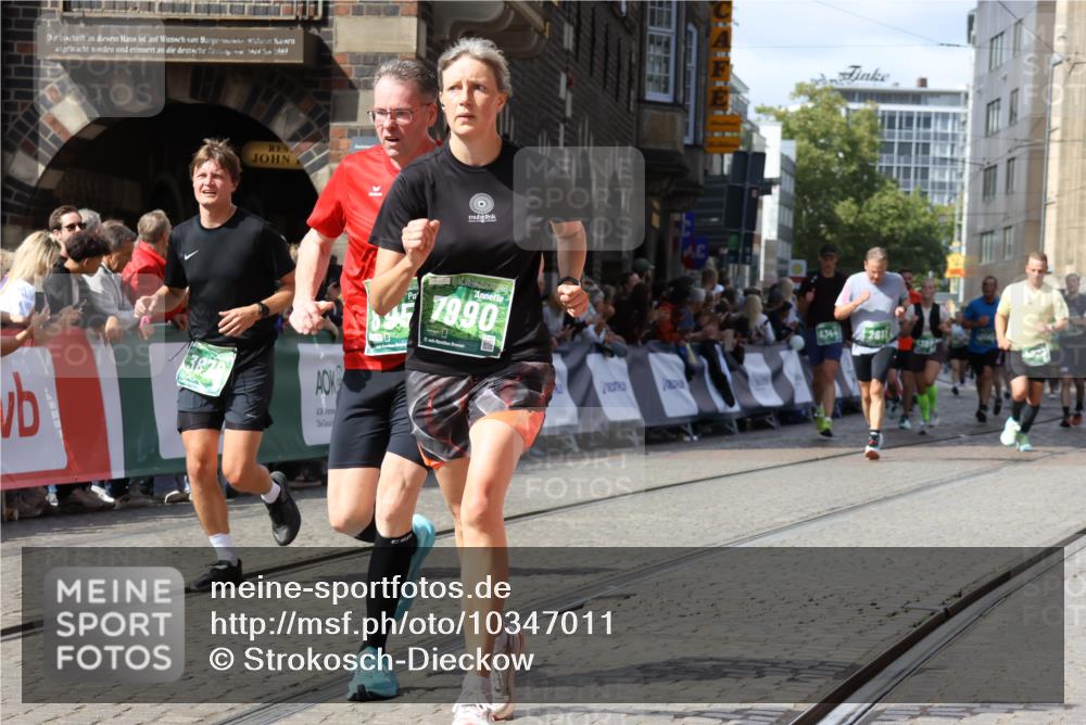 13.09.2026 - 21. swb-Marathon Bremen Strokosch-Dieckow http://msf.ph/oto/10347011 13.09.2026 13:32:33 Ziel 287, 1369, 2310, 2910, 3402, 3441, 3650, 3922, 4057, 4471, 4566, 4655, 4797, 4835, 5628, 6258, 6475, 6857, 6875, 7150, 7182, 7553, 7572, 7818, 8632, 9198, 9283, 9394, 9779, 13029, 13182, 13244, 1437, 2611, 3354, 3878, 3895, 4323, 4862, 5009, 5398, 5581, 5657, 6583, 6718, 7016, 7466, 7758, 8344, 8367, 8506, 13232 meine-sportfotos.de