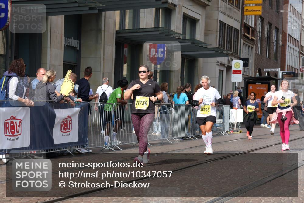 13.09.2026 - 21. swb-Marathon Bremen Strokosch-Dieckow http://msf.ph/oto/10347057 13.09.2026 11:10:25 Ziel 10148, 10163, 10247, 10422, 10461, 10462, 10547, 10768, 10911, 11043, 11047, 11283, 11298, 11300, 11309, 11327, 11335, 11465, 11513, 11583, 11736, 11756, 11846, 12183, 10002, 10169, 10361, 10362, 10706, 10719, 10791, 10890, 10963, 11080, 11382, 11725, 11732, 11933, 11957, 11982, 12117, 12207, 12227, 12293, 12454, 12550 meine-sportfotos.de