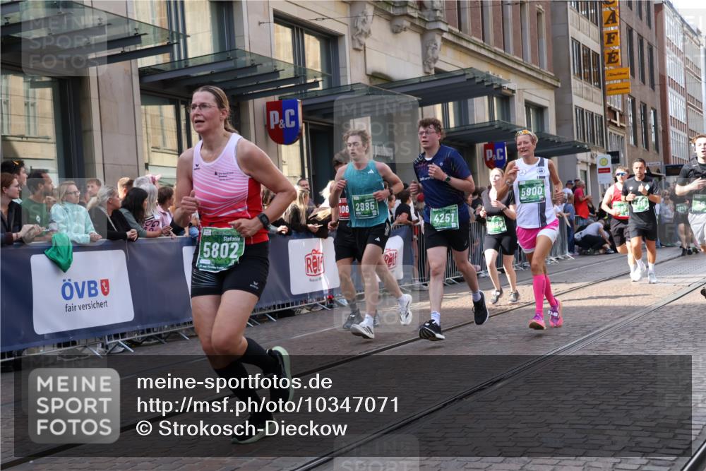 13.09.2026 - 21. swb-Marathon Bremen Strokosch-Dieckow http://msf.ph/oto/10347071 13.09.2026 13:30:33 Ziel 244, 800, 834, 1189, 1479, 1533, 1771, 1841, 1926, 1941, 2369, 2452, 2723, 2902, 2985, 3360, 4251, 4342, 4757, 4920, 5600, 5681, 5802, 5822, 5900, 6307, 6343, 6523, 7012, 7198, 7760, 7798, 8543, 8616, 9290, 9507, 9653, 9692, 9699, 9767, 9937, 9958, 9962, 9976, 13090, 13152, 13215, 625, 881, 1067, 1909, 1938, 2265, 2364, 2900, 3163, 3164, 3425, 4058, 4206, 4332, 4342, 4415, 4425, 4748, 4757, 4763, 5506, 5551, 7821, 8090, 8169, 8314, 8494 meine-sportfotos.de