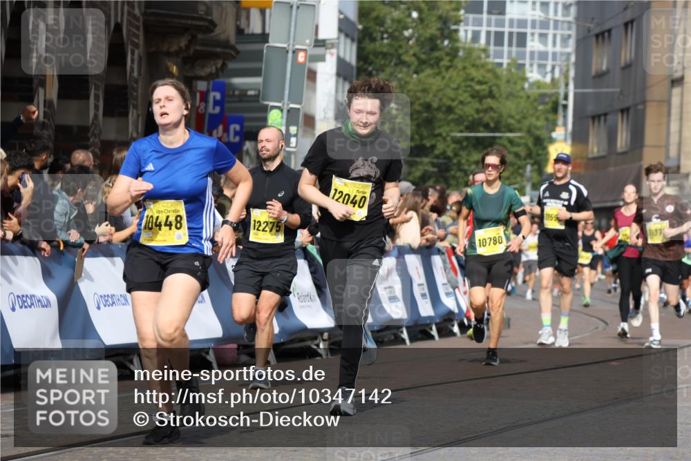13.09.2026 - 21. swb-Marathon Bremen Strokosch-Dieckow http://msf.ph/oto/10347142 13.09.2026 10:53:25 Ziel 10284, 10585, 10714, 10863, 11012, 11238, 11282, 11386, 11575, 11766, 12170, 12369, 12398, 10141, 10222, 10227, 10479, 10626, 10838, 10845, 10886, 11242, 11446, 11502, 11590, 11800, 12056, 12119, 12308 meine-sportfotos.de