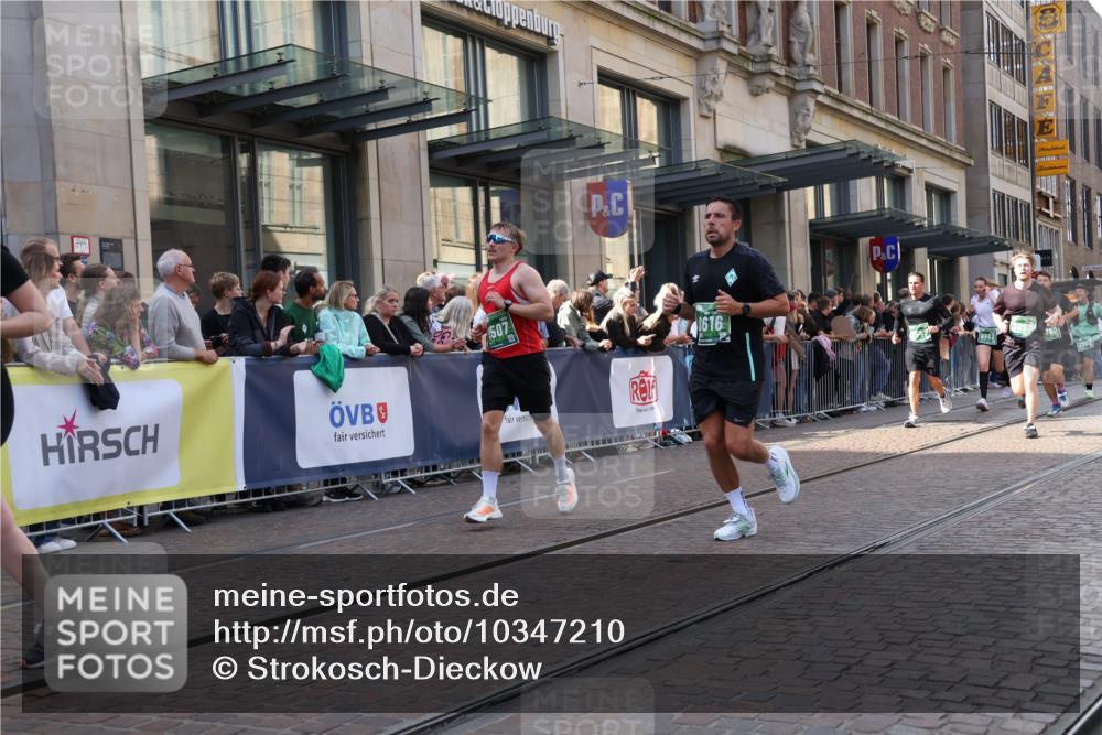 13.09.2026 - 21. swb-Marathon Bremen Strokosch-Dieckow http://msf.ph/oto/10347210 13.09.2026 13:30:36 Ziel 244, 800, 834, 1189, 1479, 1533, 1771, 1841, 1926, 1941, 2369, 2802, 2902, 2985, 3360, 3800, 4251, 4920, 5600, 5681, 5802, 5822, 5900, 6307, 6343, 6419, 7012, 7198, 7359, 7637, 7760, 7798, 7882, 8382, 8543, 8616, 9290, 9507, 9653, 9692, 9699, 9767, 9937, 9958, 9962, 9976, 13090, 13152, 13215, 625, 881, 1067, 2265, 2369, 2452, 2723, 2900, 3163, 3164, 3425, 4058, 4206, 4332, 4342, 4415, 4425, 4748, 4757, 4763, 5506, 5551, 7821, 8090, 8169, 8314, 8494 meine-sportfotos.de