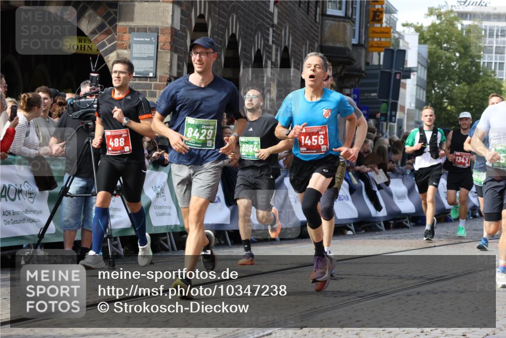 13.09.2026 - 21. swb-Marathon Bremen Strokosch-Dieckow http://msf.ph/oto/10347238 13.09.2026 13:28:21 Ziel 488, 1343, 1456, 3480, 3576, 4106, 4133, 4265, 5360, 5462, 6468, 6522, 7926, 8188, 8656, 9067, 9145, 9167, 9168, 9543, 9881, 13069, 1239, 1380, 2764, 3028, 3294, 4250, 5683, 6914, 6957, 8429, 8483, 8570, 9064, 9549 meine-sportfotos.de