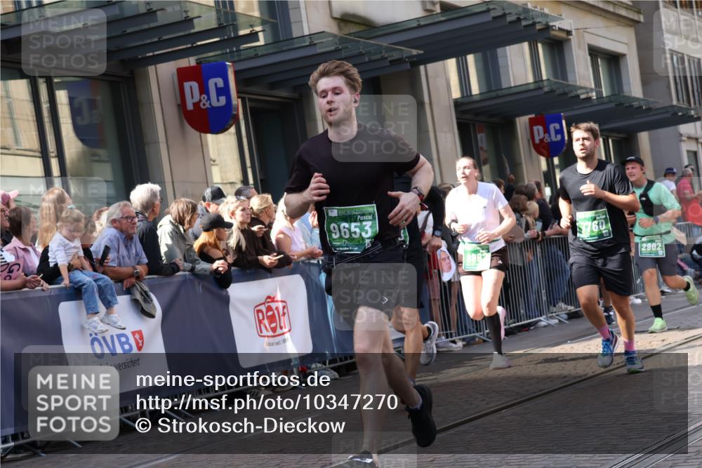 13.09.2026 - 21. swb-Marathon Bremen Strokosch-Dieckow http://msf.ph/oto/10347270 13.09.2026 13:30:38 Ziel 244, 1189, 1479, 1533, 1771, 1841, 1941, 2513, 2802, 2902, 2985, 3360, 3800, 4251, 4647, 4920, 5600, 5681, 5802, 5822, 5846, 5900, 6307, 6343, 6419, 6732, 7012, 7198, 7359, 7637, 7760, 7798, 7882, 8382, 8543, 8616, 9274, 9290, 9507, 9653, 9767, 9937, 9958, 9962, 9976, 13090, 13152, 13215, 625, 800, 834, 1067, 1926, 2265, 2369, 2452, 2723, 2900, 3163, 3164, 3425, 4058, 4206, 4332, 4342, 4415, 4425, 4748, 4757, 5506, 5551, 7821, 8090, 8169, 8314, 8494 meine-sportfotos.de