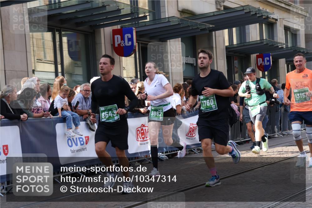 13.09.2026 - 21. swb-Marathon Bremen Strokosch-Dieckow http://msf.ph/oto/10347314 13.09.2026 13:30:39 Ziel 244, 1189, 1479, 1533, 1771, 1841, 1941, 2513, 2802, 2902, 2985, 3360, 3800, 4251, 4647, 4920, 5600, 5681, 5802, 5822, 5846, 5900, 6307, 6419, 6732, 7012, 7198, 7359, 7637, 7760, 7798, 7882, 8382, 8543, 8616, 9274, 9290, 9507, 9653, 9767, 9937, 9958, 9962, 9976, 13152, 13215, 625, 800, 834, 1067, 1926, 2265, 2369, 2452, 2723, 2900, 3163, 3164, 3425, 4058, 4206, 4332, 4342, 4415, 4425, 4748, 4757, 5506, 5551, 7821, 8090, 8169, 8314, 8494 meine-sportfotos.de