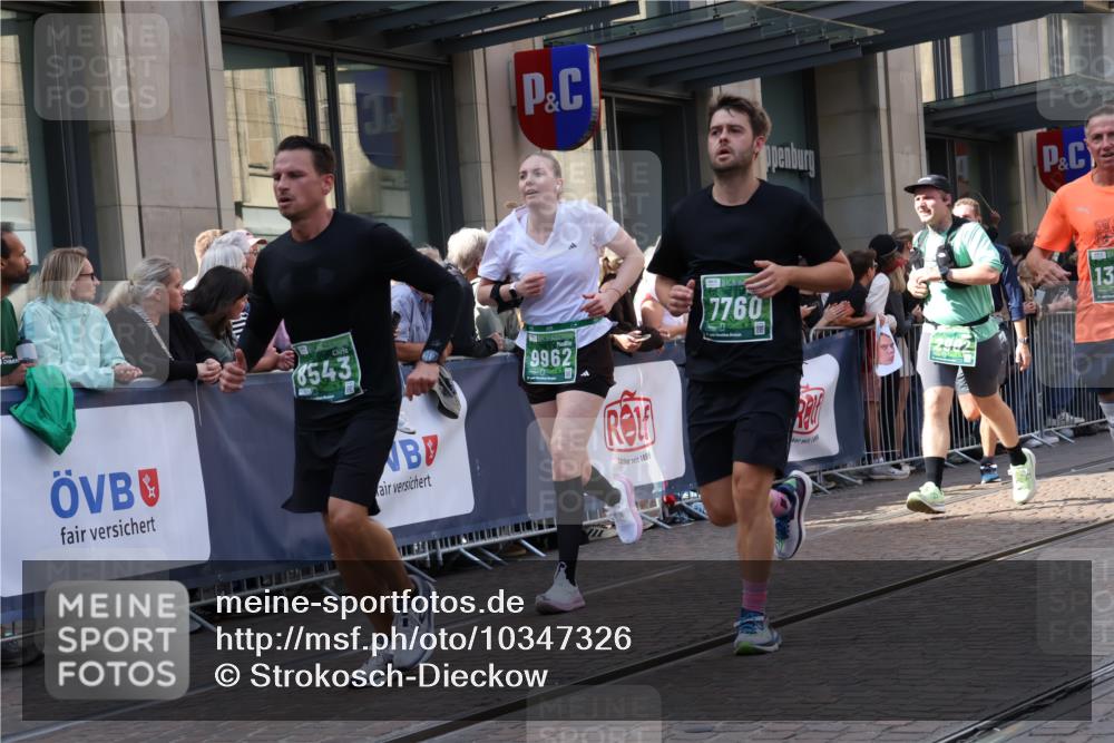13.09.2026 - 21. swb-Marathon Bremen Strokosch-Dieckow http://msf.ph/oto/10347326 13.09.2026 13:30:40 Ziel 244, 1189, 1479, 1533, 1771, 1841, 1941, 2513, 2802, 2902, 2985, 3360, 3800, 4251, 4647, 4920, 5600, 5681, 5802, 5822, 5846, 5900, 6307, 6419, 6732, 7012, 7198, 7359, 7637, 7760, 7798, 7882, 8382, 8543, 8616, 9274, 9290, 9507, 9653, 9767, 9937, 9958, 9962, 9969, 9976, 9977, 13152, 13215, 625, 800, 834, 1067, 1771, 1926, 2265, 2369, 2452, 2723, 2900, 2985, 3163, 3164, 3425, 4058, 4206, 4332, 4342, 4415, 4425, 4748, 4757, 4920, 5506, 5551, 7821, 8090, 8169, 8314, 8494 meine-sportfotos.de