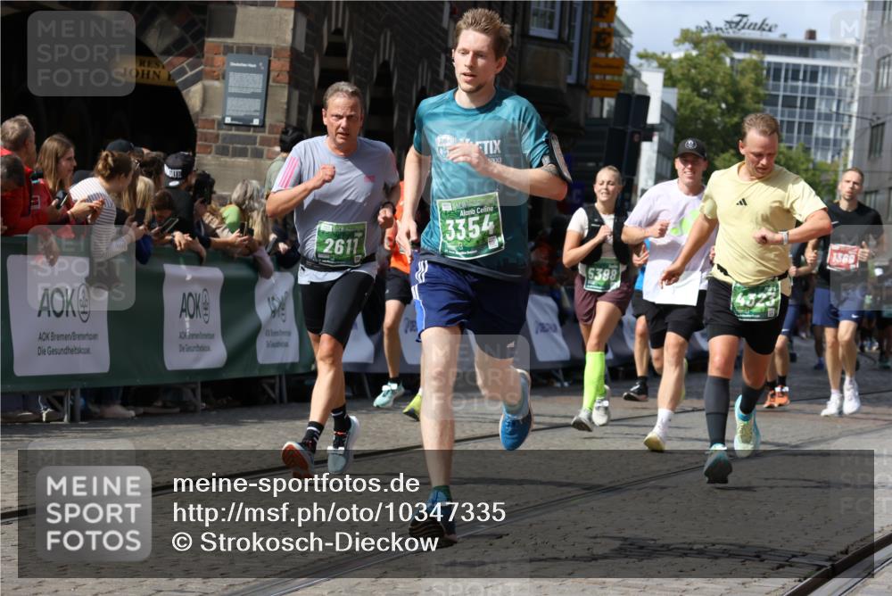 13.09.2026 - 21. swb-Marathon Bremen Strokosch-Dieckow http://msf.ph/oto/10347335 13.09.2026 13:32:36 Ziel 287, 1369, 2310, 2910, 3402, 3441, 3650, 3922, 4057, 4471, 4566, 4655, 4835, 5628, 6258, 6475, 6781, 6857, 6875, 6900, 7150, 7182, 7553, 7572, 7818, 8632, 9151, 9198, 9283, 9394, 9719, 9779, 13029, 13182, 13208, 13244, 1437, 2611, 3895, 3902, 4233, 4323, 4862, 5009, 5398, 5581, 5657, 6583, 6718, 6786, 7016, 7466, 7758, 8344, 8367, 8506, 13232, 13234 meine-sportfotos.de