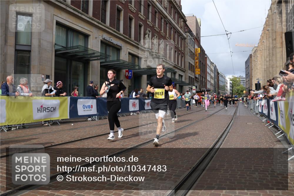 13.09.2026 - 21. swb-Marathon Bremen Strokosch-Dieckow http://msf.ph/oto/10347483 13.09.2026 11:10:43 Ziel 10148, 10163, 10313, 10461, 10462, 10527, 10547, 10644, 10653, 10792, 10841, 11043, 11062, 11141, 11237, 11335, 11465, 11483, 11679, 11691, 11756, 11993, 12396, 12401, 12507, 10002, 10169, 10247, 10422, 10461, 10462, 10706, 10719, 10768, 10791, 10890, 10911, 11047, 11283, 11298, 11300, 11309, 11327, 11513, 11583, 11736, 11846, 11957, 11982, 12183, 12227, 12454, 12550 meine-sportfotos.de