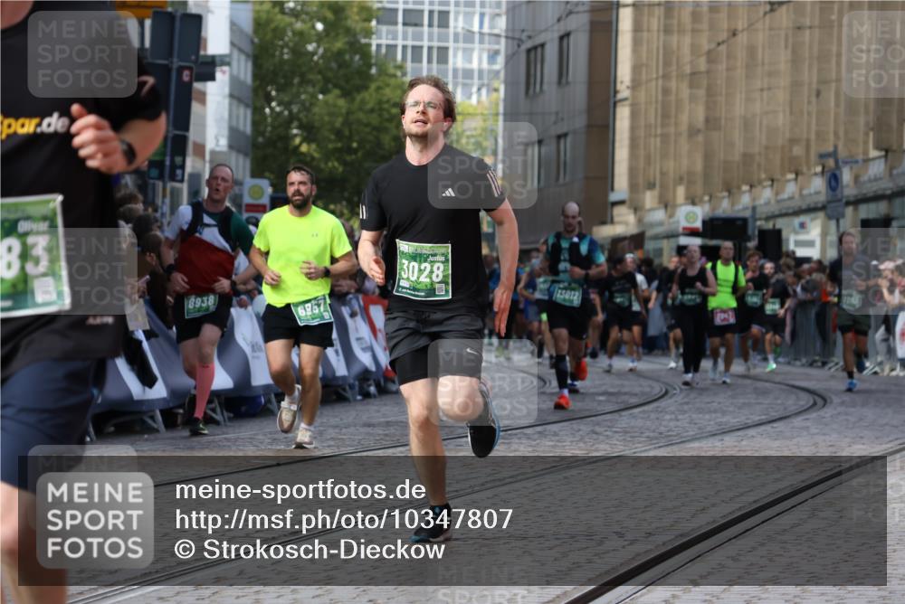 13.09.2026 - 21. swb-Marathon Bremen Strokosch-Dieckow http://msf.ph/oto/10347807 13.09.2026 13:28:30 Ziel 1343, 1460, 2977, 3114, 3334, 4506, 5250, 5360, 5889, 6182, 7926, 8656, 9167, 9168, 9543, 9738, 9881, 613, 1914, 2764, 3028, 3348, 4102, 4564, 6914, 6957, 7263, 7527, 8938, 9176, 13012 meine-sportfotos.de