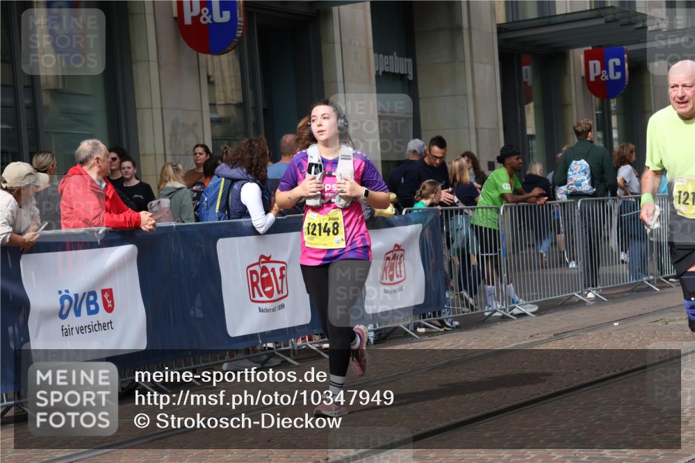 13.09.2026 - 21. swb-Marathon Bremen Strokosch-Dieckow http://msf.ph/oto/10347949 13.09.2026 11:11:06 Ziel 10155, 10419, 10510, 10511, 10546, 10611, 10977, 11036, 11216, 11231, 11289, 11458, 11533, 11702, 11745, 11870, 12126, 12148, 12220, 12286, 12311, 12336, 12396, 12464, 12508, 10148, 10163, 10313, 10461, 10462, 10527, 10547, 10644, 10653, 10792, 10841, 10911, 11043, 11062, 11141, 11237, 11335, 11465, 11483, 11513, 11679, 11691, 11756, 11993, 12401, 12507 meine-sportfotos.de