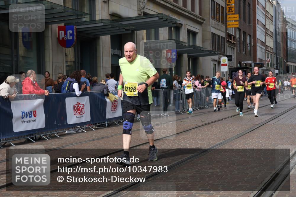 13.09.2026 - 21. swb-Marathon Bremen Strokosch-Dieckow http://msf.ph/oto/10347983 13.09.2026 11:11:08 Ziel 10155, 10419, 10510, 10511, 10546, 10552, 10611, 10977, 11036, 11216, 11231, 11289, 11458, 11533, 11702, 11745, 11870, 12082, 12126, 12148, 12220, 12286, 12311, 12336, 12464, 12508, 12553, 10148, 10163, 10313, 10461, 10462, 10527, 10547, 10644, 10653, 10792, 10841, 11043, 11062, 11141, 11237, 11335, 11465, 11483, 11679, 11691, 11756, 11993, 12396, 12401, 12507 meine-sportfotos.de