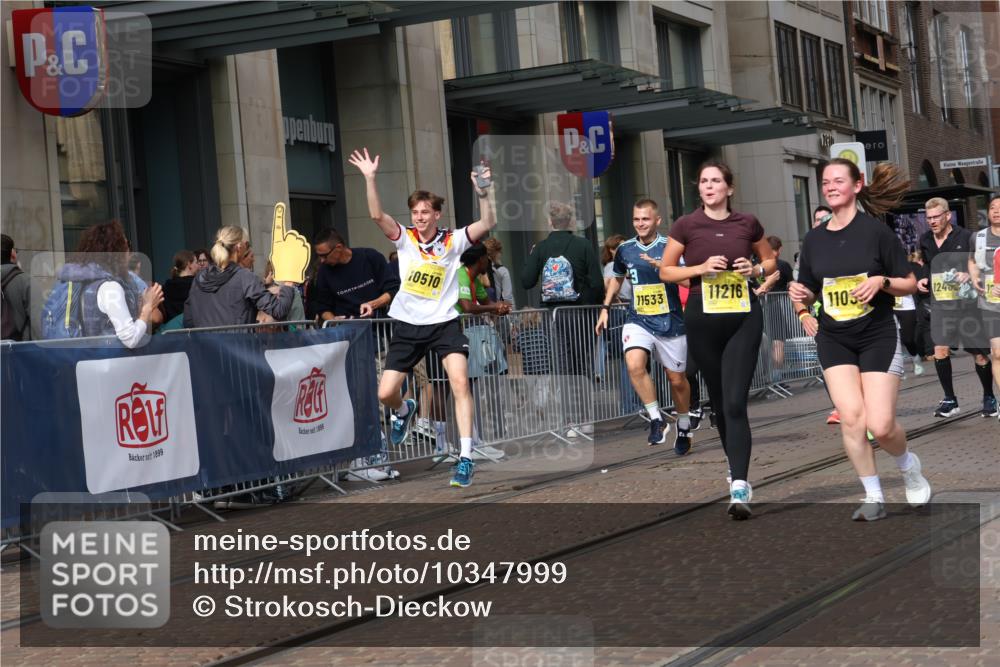 13.09.2026 - 21. swb-Marathon Bremen Strokosch-Dieckow http://msf.ph/oto/10347999 13.09.2026 11:11:11 Ziel 10155, 10419, 10510, 10511, 10546, 10552, 10977, 11036, 11216, 11231, 11239, 11289, 11458, 11533, 11702, 11745, 11870, 11927, 12082, 12126, 12148, 12220, 12286, 12311, 12336, 12464, 12508, 12553, 10148, 10163, 10313, 10419, 10527, 10547, 10611, 10644, 10653, 10792, 10841, 11043, 11062, 11141, 11237, 11335, 11483, 11679, 11691, 11745, 11756, 11993, 12396, 12401, 12507 meine-sportfotos.de