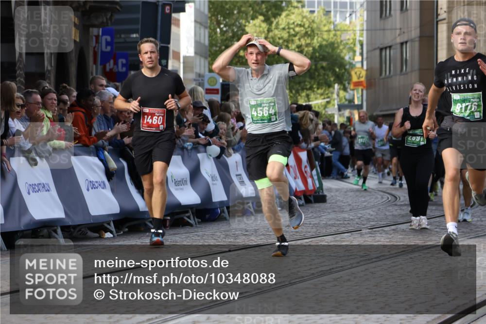 13.09.2026 - 21. swb-Marathon Bremen Strokosch-Dieckow http://msf.ph/oto/10348088 13.09.2026 13:28:38 Ziel 178, 210, 1380, 1460, 2047, 2977, 3114, 3294, 3334, 3597, 4250, 4506, 5250, 5360, 5683, 5889, 6182, 8429, 8570, 9064, 9167, 9168, 9543, 9549, 9738, 9881, 722, 2276, 2851, 2891, 3348, 3419, 3444, 3665, 4102, 4564, 5267, 5531, 5691, 6817, 6955, 7134, 7263, 7527, 9562, 13012, 13174 meine-sportfotos.de