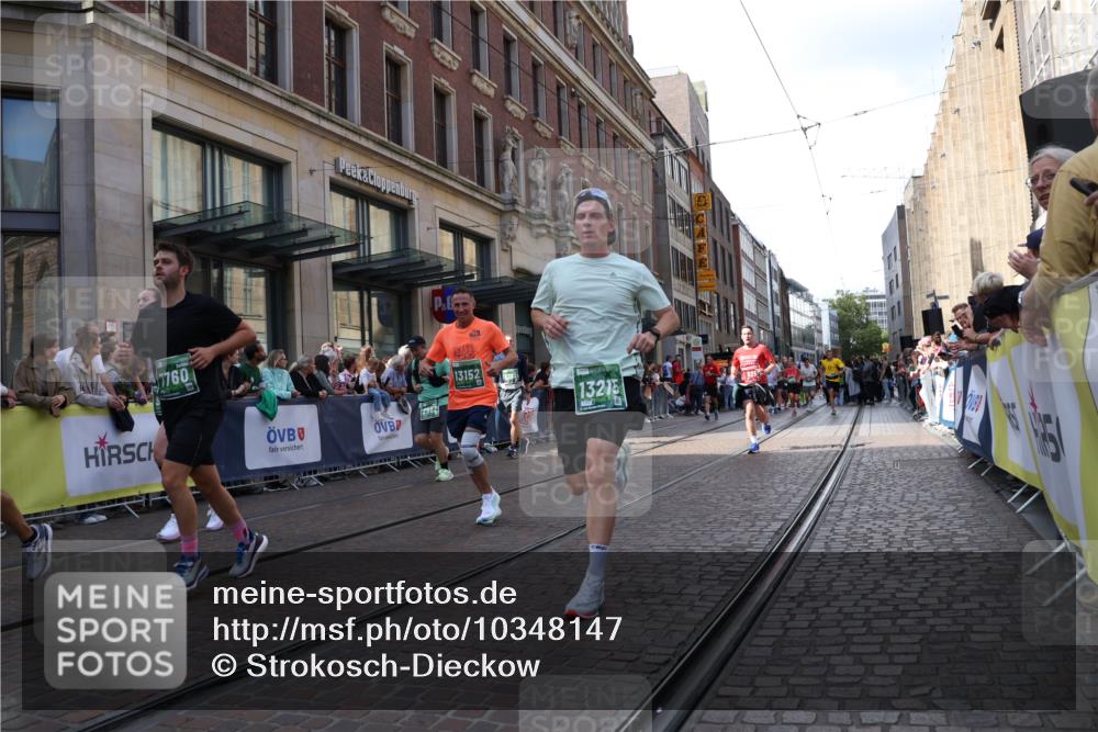 13.09.2026 - 21. swb-Marathon Bremen Strokosch-Dieckow http://msf.ph/oto/10348147 13.09.2026 13:30:41 Ziel 244, 1189, 1398, 1479, 1533, 1841, 1941, 2513, 2802, 2902, 3360, 3800, 4251, 4647, 5600, 5681, 5802, 5822, 5846, 5900, 6307, 6419, 6732, 7198, 7359, 7637, 7760, 7798, 7882, 8382, 8543, 8616, 9274, 9290, 9507, 9653, 9767, 9937, 9958, 9962, 9969, 9976, 9977, 13152, 13215, 625, 800, 834, 1067, 1533, 1771, 1841, 1926, 1941, 2265, 2369, 2452, 2723, 2900, 2985, 3163, 3164, 3425, 4058, 4206, 4332, 4342, 4415, 4425, 4748, 4757, 4920, 5506, 5551, 7821, 8090, 8169, 8314, 8494 meine-sportfotos.de