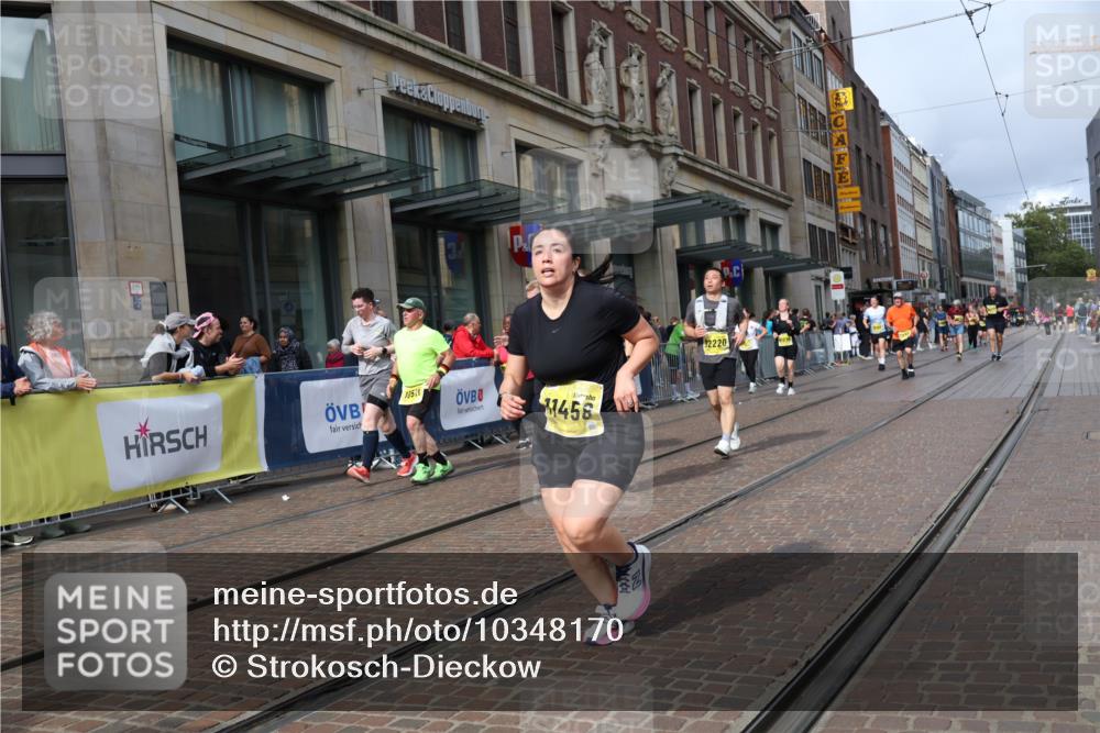 13.09.2026 - 21. swb-Marathon Bremen Strokosch-Dieckow http://msf.ph/oto/10348170 13.09.2026 11:11:16 Ziel 10155, 10510, 10511, 10546, 10552, 10616, 10977, 11036, 11216, 11239, 11289, 11533, 11702, 11870, 11927, 12082, 12126, 12220, 12286, 12311, 12336, 12464, 12508, 12553, 10313, 10419, 10527, 10611, 10644, 10653, 10792, 10841, 11062, 11141, 11231, 11237, 11458, 11483, 11679, 11691, 11745, 11993, 12148, 12396, 12401, 12507 meine-sportfotos.de