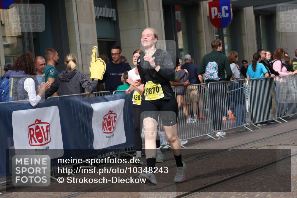 13.09.2026 - 21. swb-Marathon Bremen Strokosch-Dieckow http://msf.ph/oto/10348243 13.09.2026 11:11:18 Ziel 10155, 10510, 10511, 10546, 10552, 10616, 10977, 11036, 11216, 11239, 11289, 11533, 11702, 11870, 11927, 12082, 12126, 12220, 12286, 12311, 12336, 12464, 12508, 12553, 10313, 10419, 10527, 10611, 10644, 10653, 10841, 11062, 11141, 11231, 11237, 11458, 11483, 11679, 11691, 11745, 11993, 12126, 12148, 12396, 12401, 12507 meine-sportfotos.de