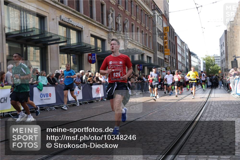 13.09.2026 - 21. swb-Marathon Bremen Strokosch-Dieckow http://msf.ph/oto/10348246 13.09.2026 13:30:43 Ziel 217, 244, 1189, 1398, 1479, 2513, 2802, 2902, 3360, 3800, 4251, 4647, 5600, 5681, 5802, 5846, 5900, 6307, 6419, 6732, 7198, 7359, 7637, 7760, 7798, 7882, 8097, 8382, 8543, 8616, 9274, 9290, 9507, 9653, 9767, 9937, 9958, 9962, 9969, 9976, 9977, 13152, 13215, 625, 800, 834, 1067, 1533, 1771, 1841, 1926, 1941, 2369, 2452, 2723, 2985, 3163, 3164, 3425, 4058, 4206, 4332, 4342, 4415, 4425, 4748, 4757, 4920, 5506, 5551, 5802, 7821, 8090, 8169, 8314 meine-sportfotos.de