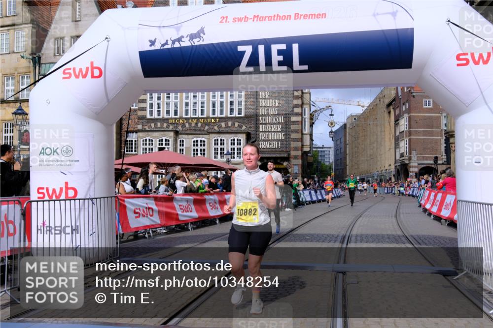 13.09.2026 - 21. swb-Marathon Bremen Tim E. http://msf.ph/oto/10348254 13.09.2026 11:20:08 Ziel 10430, 10882, 11457, 11546, 12472 meine-sportfotos.de
