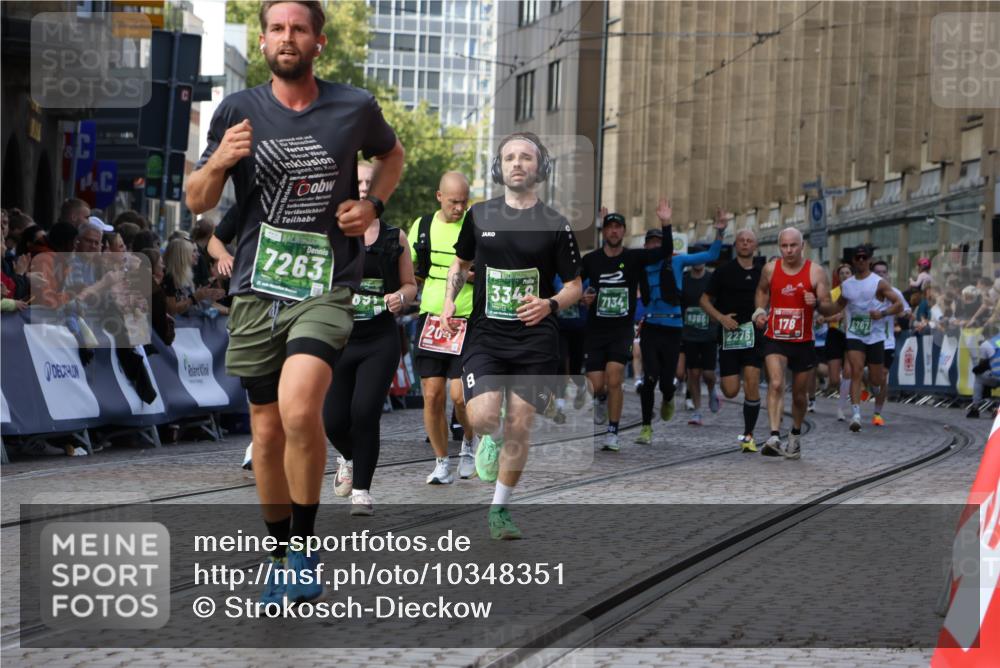 13.09.2026 - 21. swb-Marathon Bremen Strokosch-Dieckow http://msf.ph/oto/10348351 13.09.2026 13:28:42 Ziel 178, 210, 1239, 1380, 1460, 2047, 2764, 2977, 3114, 3294, 3334, 3597, 4250, 4506, 5250, 5683, 5889, 6182, 8429, 8483, 8570, 9064, 9549, 9738, 430, 722, 725, 1014, 2276, 2378, 2851, 2891, 3348, 3419, 3444, 3665, 5267, 5531, 5691, 5865, 6099, 6817, 6937, 6955, 7134, 7263, 7527, 8985, 9562, 13174 meine-sportfotos.de