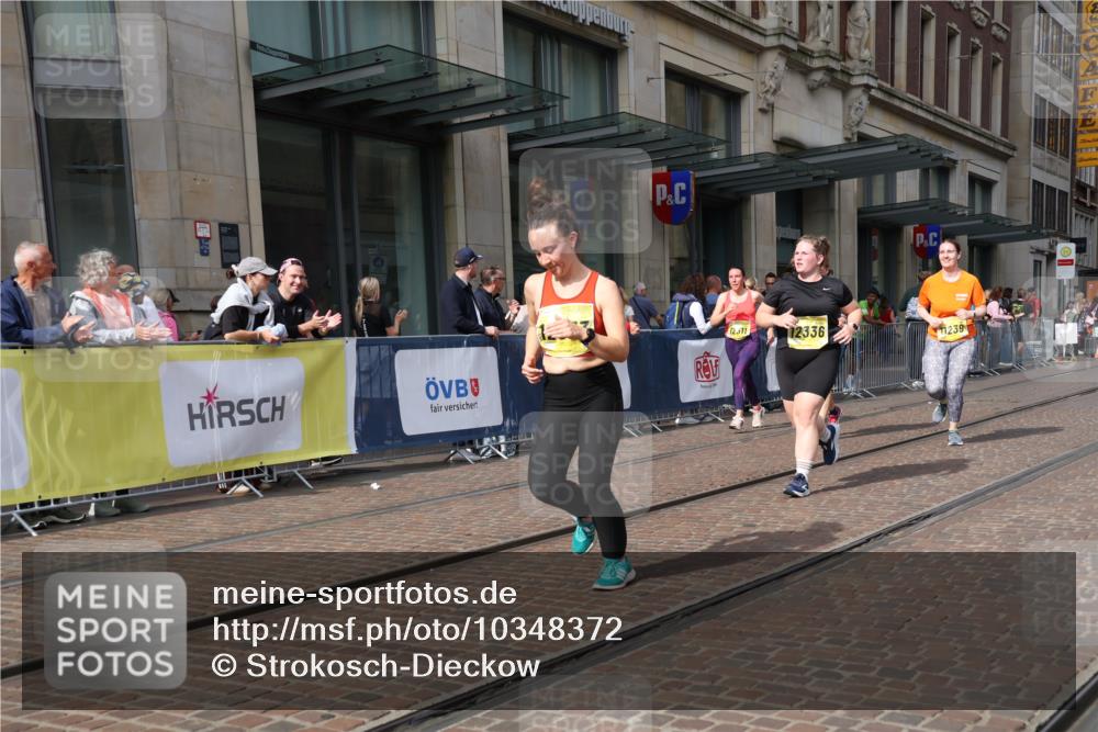 13.09.2026 - 21. swb-Marathon Bremen Strokosch-Dieckow http://msf.ph/oto/10348372 13.09.2026 11:11:29 Ziel 10155, 10511, 10552, 10582, 10616, 11239, 11533, 11927, 12082, 12286, 12336, 12553, 10419, 10510, 10511, 10546, 10611, 10977, 11036, 11062, 11216, 11231, 11289, 11458, 11533, 11679, 11702, 11745, 11870, 12126, 12148, 12220, 12311, 12396, 12464, 12508 meine-sportfotos.de