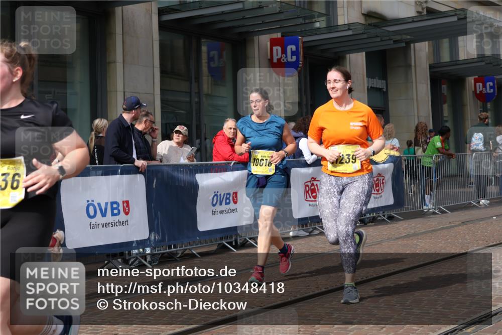 13.09.2026 - 21. swb-Marathon Bremen Strokosch-Dieckow http://msf.ph/oto/10348418 13.09.2026 11:11:30 Ziel 10155, 10552, 10582, 10616, 11239, 11927, 12082, 12286, 12336, 12553, 10155, 10419, 10510, 10511, 10546, 10611, 10977, 11036, 11062, 11216, 11231, 11289, 11458, 11533, 11679, 11702, 11745, 11870, 12126, 12148, 12220, 12311, 12396, 12464, 12508 meine-sportfotos.de
