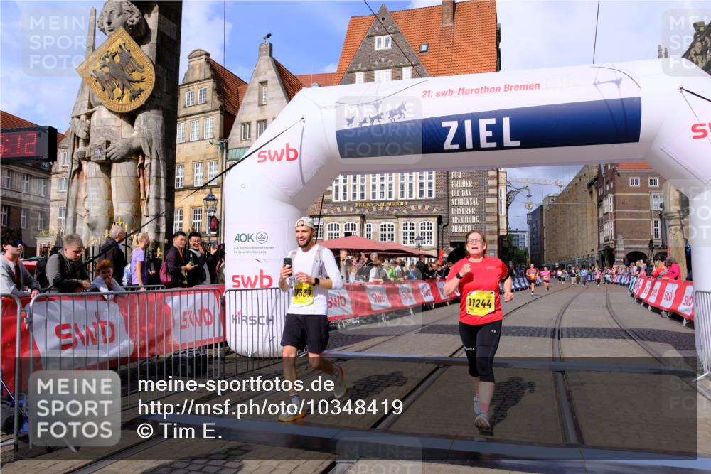 13.09.2026 - 21. swb-Marathon Bremen Tim E. http://msf.ph/oto/10348419 13.09.2026 11:20:28 Ziel 10430, 11244, 11333, 11337, 12374 meine-sportfotos.de