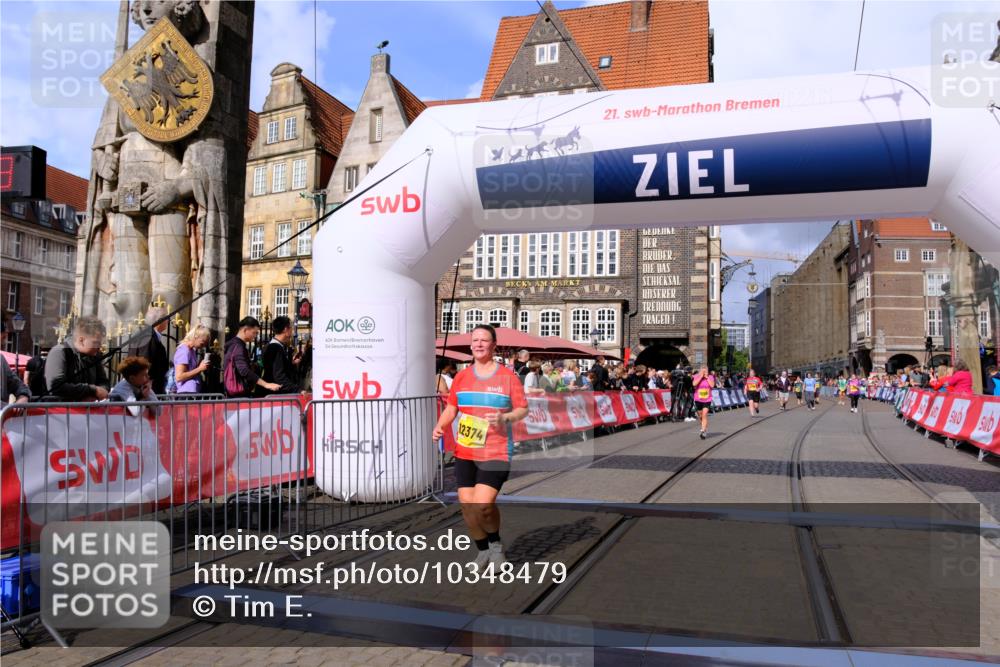 13.09.2026 - 21. swb-Marathon Bremen Tim E. http://msf.ph/oto/10348479 13.09.2026 11:20:36 Ziel 11244, 11296, 11333, 11337, 12285, 12374 meine-sportfotos.de