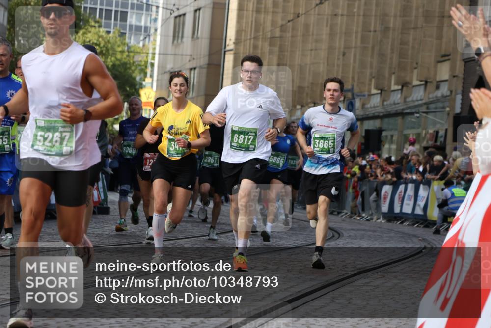 13.09.2026 - 21. swb-Marathon Bremen Strokosch-Dieckow http://msf.ph/oto/10348793 13.09.2026 13:28:49 Ziel 178, 210, 613, 1239, 1380, 1914, 2047, 2764, 3028, 3294, 3597, 4250, 5683, 6914, 6957, 8429, 8483, 8570, 8938, 9064, 9176, 9549, 430, 565, 687, 722, 725, 936, 1014, 1274, 1688, 2223, 2378, 2851, 3419, 3665, 3938, 5225, 5267, 5531, 5691, 5865, 6099, 6817, 6937, 6955, 7134, 8984, 8985, 9562, 13174 meine-sportfotos.de