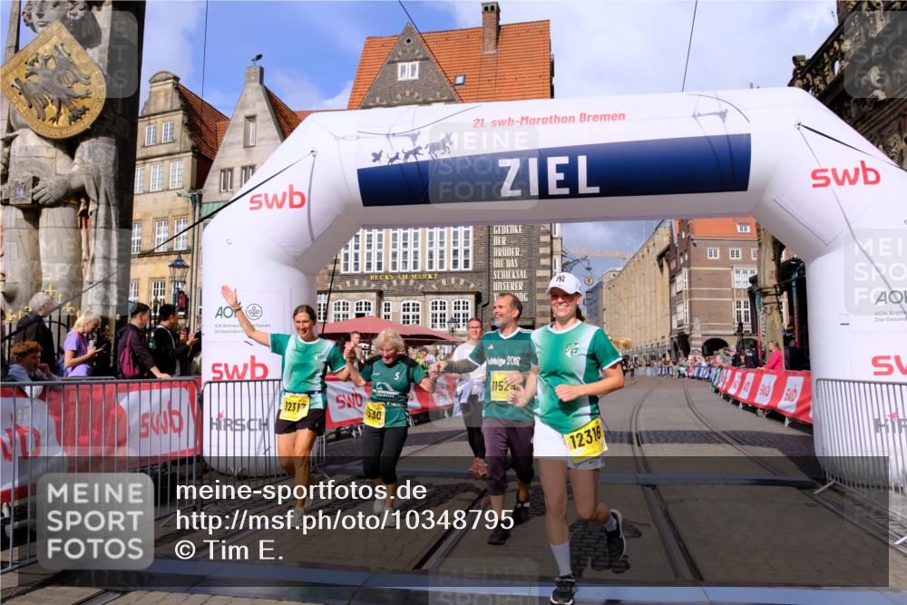 13.09.2026 - 21. swb-Marathon Bremen Tim E. http://msf.ph/oto/10348795 13.09.2026 11:20:56 Ziel 10161, 11529, 11530, 11541, 11675, 11980, 12153, 12316, 12317 meine-sportfotos.de
