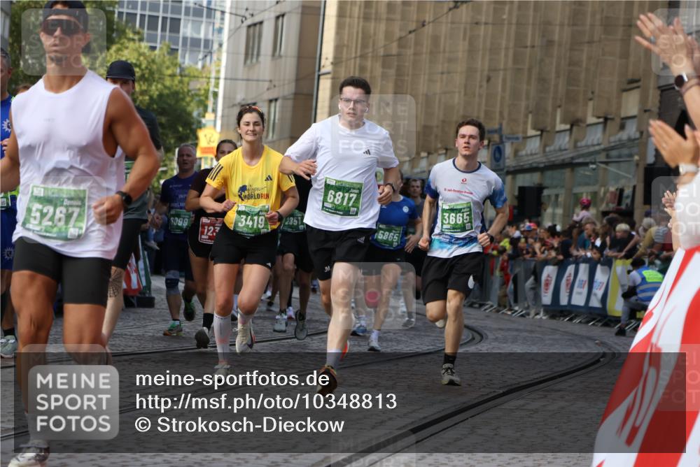 13.09.2026 - 21. swb-Marathon Bremen Strokosch-Dieckow http://msf.ph/oto/10348813 13.09.2026 13:28:49 Ziel 178, 210, 613, 1239, 1380, 1914, 2047, 2764, 3028, 3294, 3597, 4250, 5683, 6914, 6957, 8429, 8483, 8570, 8938, 9064, 9176, 9549, 430, 565, 687, 722, 725, 936, 1014, 1274, 1688, 2223, 2378, 2851, 3419, 3665, 3938, 5225, 5267, 5531, 5691, 5865, 6099, 6817, 6937, 6955, 7134, 8984, 8985, 9562, 13174 meine-sportfotos.de