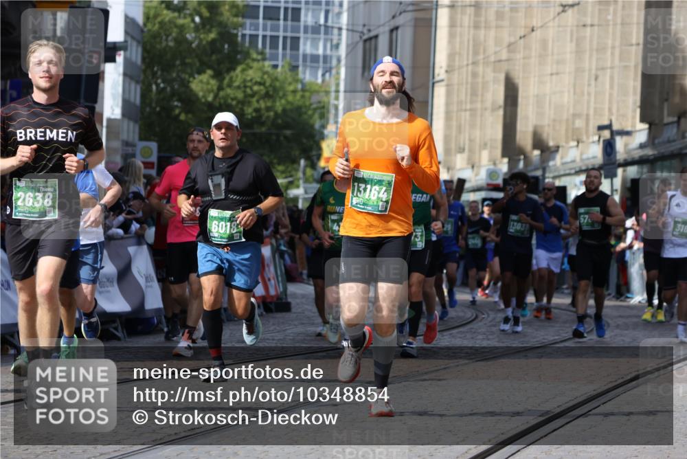 13.09.2026 - 21. swb-Marathon Bremen Strokosch-Dieckow http://msf.ph/oto/10348854 13.09.2026 13:32:49 Ziel 1687, 2292, 2293, 2611, 2910, 2992, 3354, 3402, 3429, 3441, 3878, 4263, 4323, 4380, 4471, 4655, 4835, 5281, 6518, 6593, 6760, 6781, 6900, 7150, 7173, 7572, 7990, 8957, 9040, 9151, 9175, 9198, 9283, 9719, 9779, 13208, 13244, 891, 1532, 2638, 3167, 3404, 3773, 3902, 4194, 4233, 4659, 5090, 5410, 5706, 5749, 5981, 6018, 6941, 7756, 9292, 9406, 9745, 9829, 10048, 13019, 13039, 13092, 13093, 13146, 13164, 13234, 13247 meine-sportfotos.de