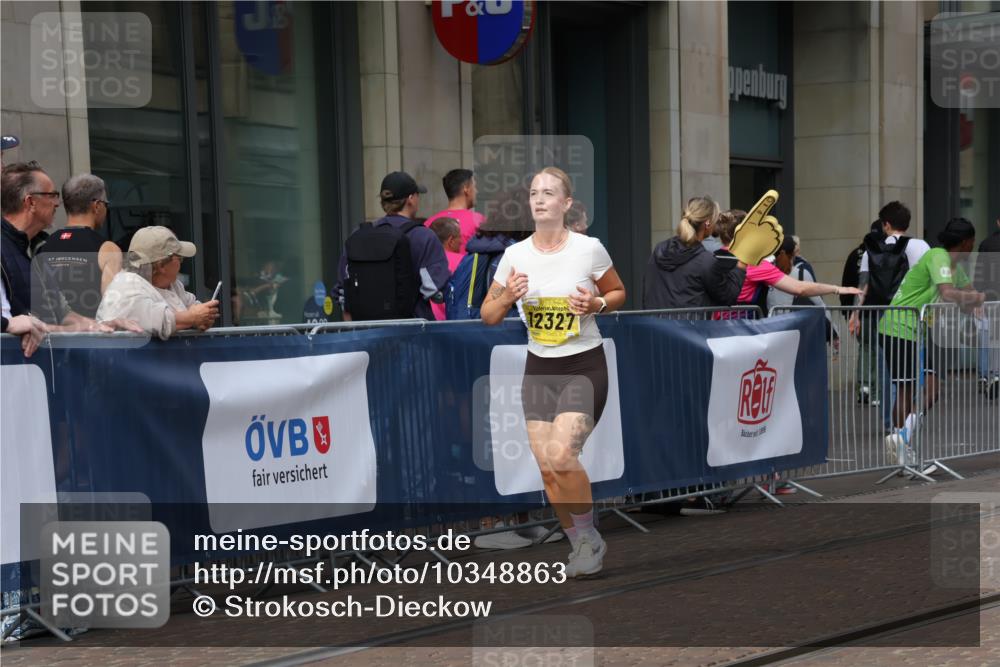 13.09.2026 - 21. swb-Marathon Bremen Strokosch-Dieckow http://msf.ph/oto/10348863 13.09.2026 11:12:12 Ziel 10213, 10354, 10406, 10414, 10743, 10874, 10875, 10909, 11090, 11657, 11716, 12234, 12327, 12497, 10490, 10582, 11052, 11585, 11633, 12012 meine-sportfotos.de