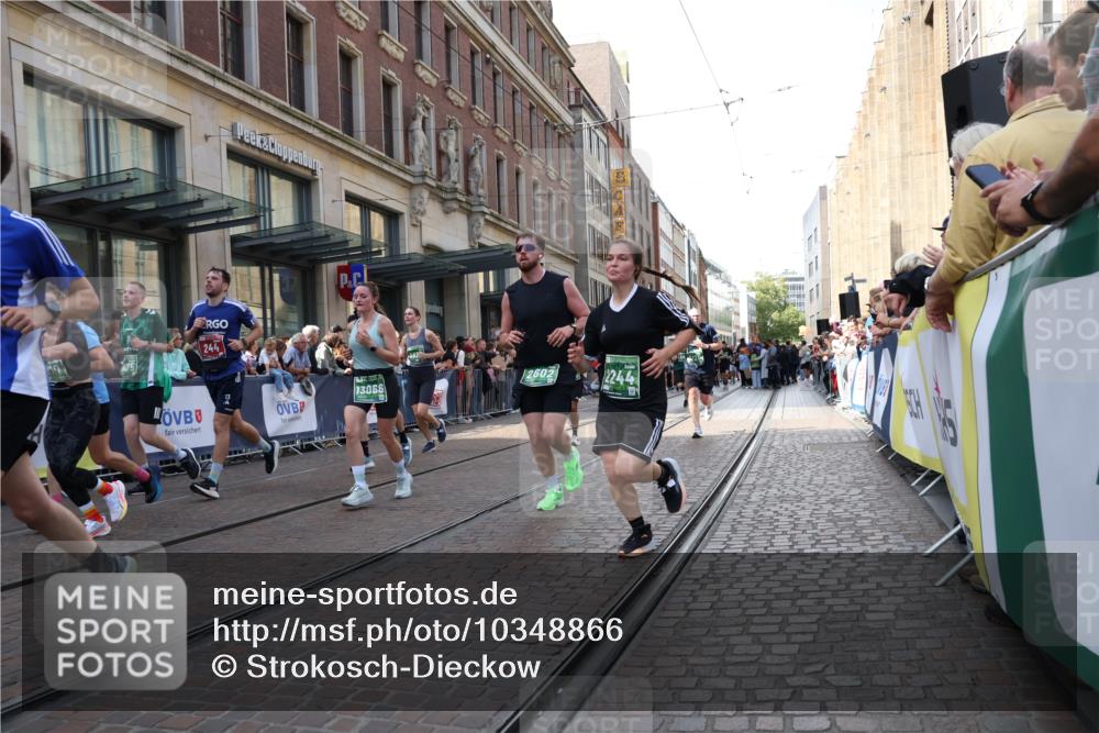 13.09.2026 - 21. swb-Marathon Bremen Strokosch-Dieckow http://msf.ph/oto/10348866 13.09.2026 13:31:03 Ziel 217, 922, 1398, 1600, 1627, 2244, 2602, 2707, 3152, 3343, 3392, 3396, 3579, 3762, 3859, 4258, 4477, 4647, 4889, 5375, 5504, 5673, 5720, 5765, 5979, 6039, 6147, 6619, 6968, 6971, 7001, 7296, 7812, 8035, 8097, 8239, 8339, 8342, 8726, 9147, 9155, 9274, 9337, 9822, 9969, 9977, 13066, 244, 1189, 1479, 1533, 1771, 1841, 1941, 2513, 2802, 2902, 2985, 3360, 3800, 4251, 4920, 5600, 5681, 5802, 6307, 7198, 7760, 7798, 8543 meine-sportfotos.de