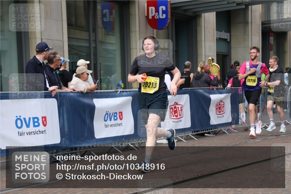 13.09.2026 - 21. swb-Marathon Bremen Strokosch-Dieckow http://msf.ph/oto/10348916 13.09.2026 11:12:16 Ziel 10213, 10354, 10406, 10743, 10874, 10875, 10909, 11090, 11657, 11716, 12234, 12327, 12497, 10414, 10490, 11052, 11585, 11633, 12012 meine-sportfotos.de