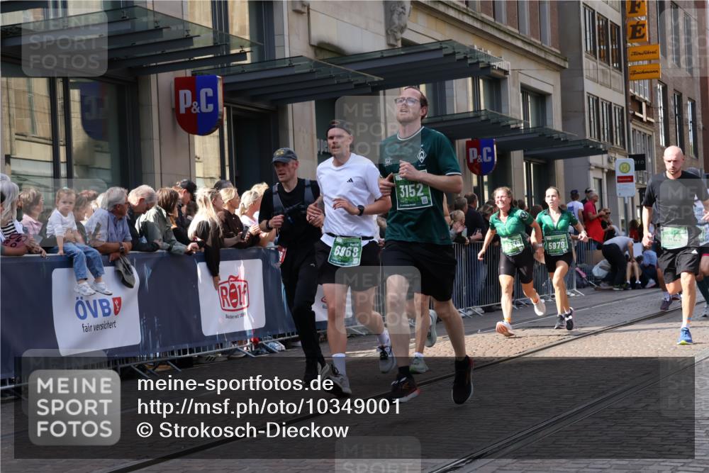 13.09.2026 - 21. swb-Marathon Bremen Strokosch-Dieckow http://msf.ph/oto/10349001 13.09.2026 13:31:07 Ziel 217, 922, 1600, 1627, 2244, 2602, 2707, 3152, 3343, 3392, 3396, 3579, 3762, 3859, 4258, 4273, 4477, 4692, 4889, 5375, 5504, 5673, 5720, 5765, 5979, 6039, 6147, 6581, 6619, 6968, 6971, 7001, 7032, 7296, 7812, 8035, 8042, 8097, 8205, 8239, 8339, 8342, 8364, 8495, 8522, 8726, 9147, 9155, 9293, 9337, 9822, 9903, 13066, 217, 244, 1189, 1398, 1479, 2513, 2802, 2902, 3360, 3800, 4251, 5600, 5681, 5802, 6307, 7198, 7760, 7798, 8543 meine-sportfotos.de