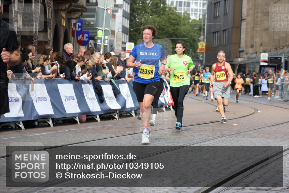 13.09.2026 - 21. swb-Marathon Bremen Strokosch-Dieckow http://msf.ph/oto/10349105 13.09.2026 10:54:05 Ziel 10141, 10174, 10222, 10227, 10255, 10478, 10684, 10685, 10708, 10838, 10845, 10905, 11242, 11446, 11489, 11502, 11596, 11950, 12119, 12331, 12341, 12405, 12492, 12515, 13597, 10359, 10577, 10749, 10996, 11099, 11118, 11329, 11361, 11476, 11765, 11843, 11989, 11998 meine-sportfotos.de