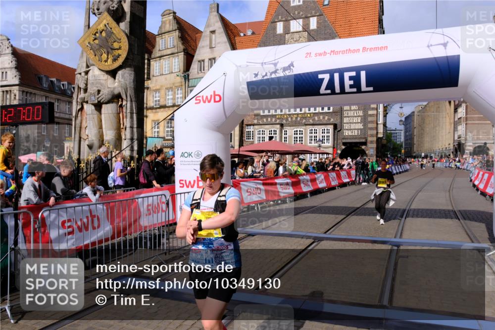 13.09.2026 - 21. swb-Marathon Bremen Tim E. http://msf.ph/oto/10349130 13.09.2026 11:22:17 Ziel 11639, 11698, 12157, 12211 meine-sportfotos.de