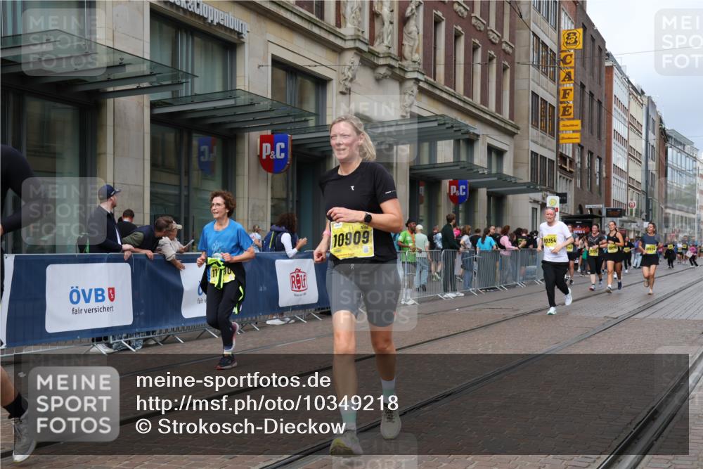 13.09.2026 - 21. swb-Marathon Bremen Strokosch-Dieckow http://msf.ph/oto/10349218 13.09.2026 11:12:24 Ziel 10354, 10483, 10743, 10874, 10875, 10909, 11090, 11657, 11671, 11832, 12234, 12423, 12497, 10213, 10406, 10414, 10909, 11052, 11585, 11633, 11716, 12012, 12327 meine-sportfotos.de